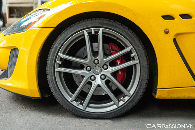 Maserati Granturismo MC Sportline biển tứ quý 9 giá hơn 12 tỷ - Hình 6 Maserati Granturismo MC Sportline bien tu quy 9 gia hon 12 ty-Hinh-6