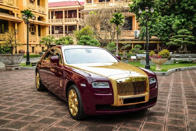 Giá khởi điểm Rolls-Royce Ghost mạ vàng siêu sang độc nhất Việt Nam chỉ còn khoảng 9 tỷ - Hình 6 Gia khoi diem Rolls-Royce Ghost ma vang sieu sang doc nhat Viet Nam chi con khoang 9 ty-Hinh-6