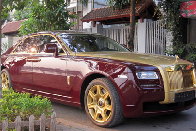 Giá khởi điểm Rolls-Royce Ghost mạ vàng siêu sang độc nhất Việt Nam chỉ còn khoảng 9 tỷ - Hình 7 Gia khoi diem Rolls-Royce Ghost ma vang sieu sang doc nhat Viet Nam chi con khoang 9 ty-Hinh-7