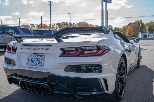 Mẫu xe Chevrolet Corvette Z06 2023 có gì mà giá bán tới 86 tỷ đồng? - Hình 6 Mau xe Chevrolet Corvette Z06 2023 co gi ma gia ban toi 86 ty dong?-Hinh-6