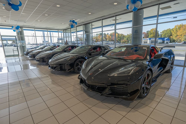 Mẫu xe Chevrolet Corvette Z06 2023 có gì mà giá bán tới 86 tỷ đồng? - Hình 2 Mau xe Chevrolet Corvette Z06 2023 co gi ma gia ban toi 86 ty dong?-Hinh-2