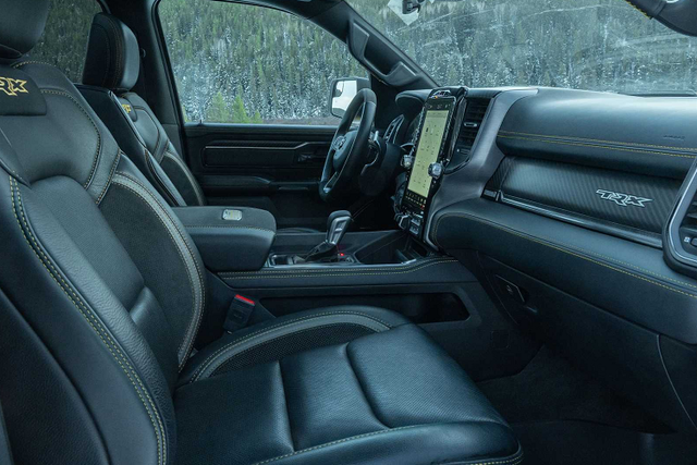 Bán tải ram 1500 TRX Havoc Edition giá hơn 2,5 tỷ đồng - Hình 4 Ban tai ram 1500 TRX Havoc Edition gia hon 2,5 ty dong-Hinh-4