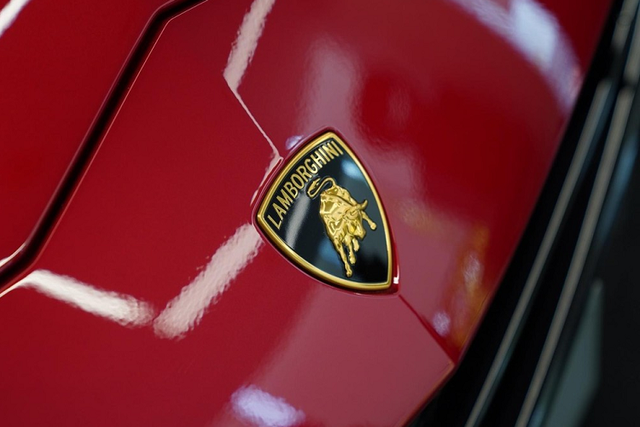 Siêu xe Lamborghini Urus S hơn tại Hàn Quốc rẻ hơn Việt Nam gần 9 tỷ đồng - Hình 7 Sieu xe Lamborghini Urus S hon tai Han Quoc re hon Viet Nam gan 9 ty dong-Hinh-7