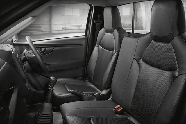 Isuzu D-Max 2023 siêu rẻ chưa đến 400 triệu đồng - Hình 3 Isuzu D-Max 2023 sieu re chua den 400 trieu dong-Hinh-3