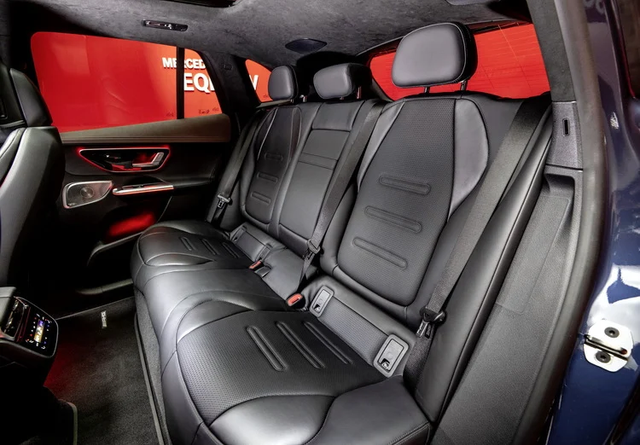 SUV chạy điện của Mercedes-Benz mạnh 687 mã lực - Hình 12 SUV chay dien cua Mercedes-Benz manh 687 ma luc-Hinh-12