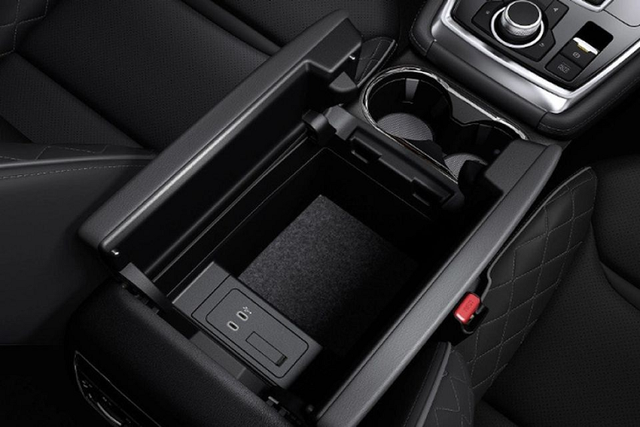 Mazda CX-8 2023 được nâng cấp những gì? - Hình 7 Mazda CX-8 2023 duoc nang cap nhung gi?-Hinh-7