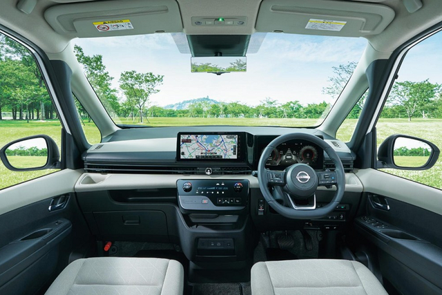 Cận cảnh Nissan Serena 2023 từ 519 triệu đồng - Hình 4 Can canh Nissan Serena 2023 tu 519 trieu dong-Hinh-4