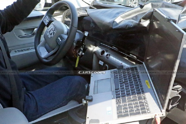 Hyundai Kona 2024 lộ ngoại hình đẹp như xe sang - Hình 3 Hyundai Kona 2024 lo ngoai hinh dep nhu xe sang-Hinh-3