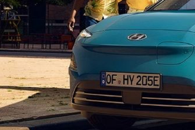 Hyundai Kona 2024 lộ ngoại hình đẹp như xe sang - Hình 2 Hyundai Kona 2024 lo ngoai hinh dep nhu xe sang-Hinh-2