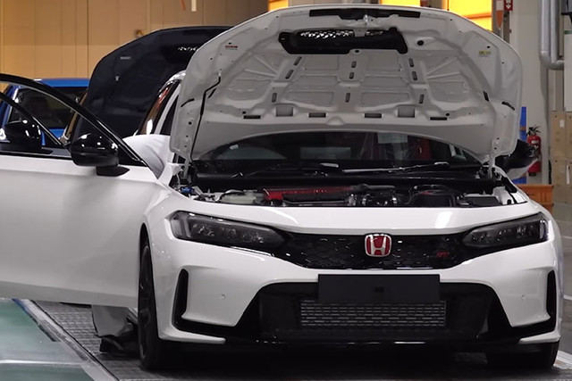 Có tiền mua Honda Civic Type R 2023 cũng phải chờ nửa năm mới được giao xe - Hình 4 Co tien mua Honda Civic Type R 2023 cung phai cho nua nam moi duoc giao xe-Hinh-4