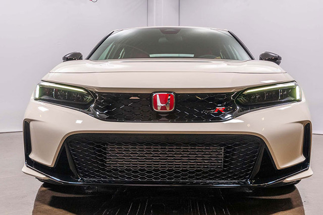 Có tiền mua Honda Civic Type R 2023 cũng phải chờ nửa năm mới được giao xe - Hình 8 Co tien mua Honda Civic Type R 2023 cung phai cho nua nam moi duoc giao xe-Hinh-8