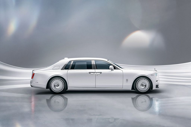 Lỗi đèn pha, Rolls-Royce phát lệnh triệu hồi Phantom 2023 - Hình 2 Loi den pha, Rolls-Royce phat lenh trieu hoi Phantom 2023-Hinh-2