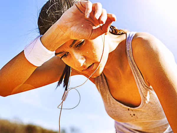 Tranh lam nhung viec nay trong troi nang nong co the gay dot tu-Hinh-13