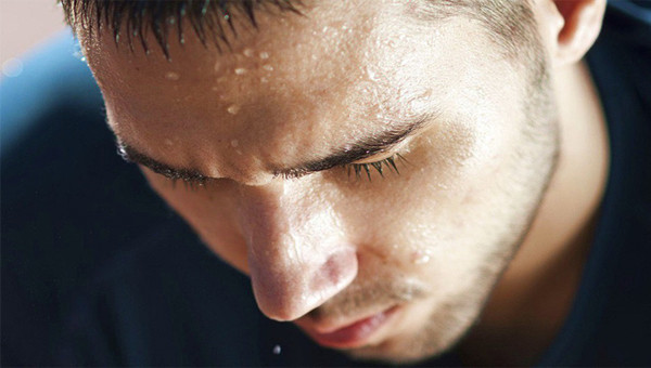 Tránh làm những việc này trong trời nắng nóng có thể gây đột tử - Hình 12 Tranh lam nhung viec nay trong troi nang nong co the gay dot tu-Hinh-12