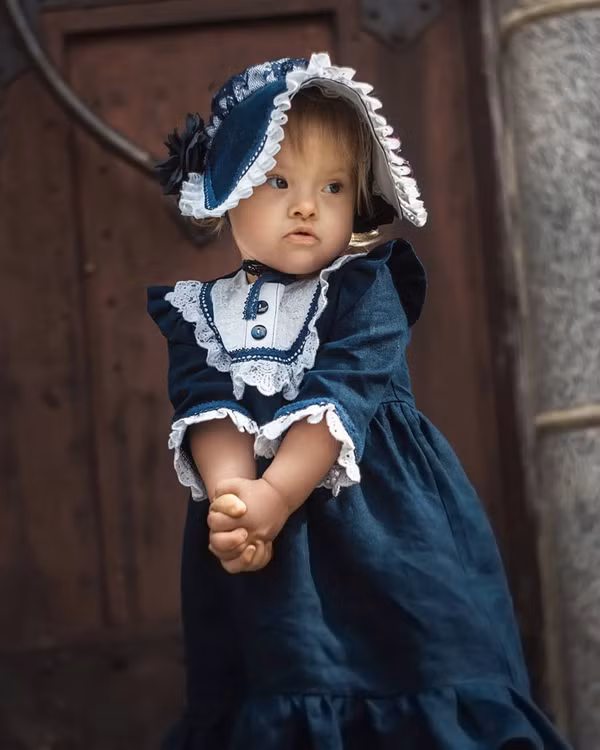 Cam phuc truoc nguoi me thiet ke trang phuc doc dao cho con bi Down-Hinh-6