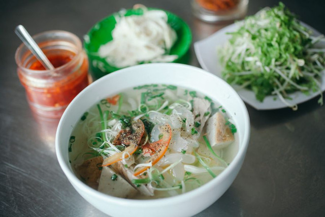 Khám phá bún sứa đặc sản Nha Trang khiến chị em mê mẩn - Hình 6 Kham pha bun sua dac san Nha Trang khien chi em me man-Hinh-6