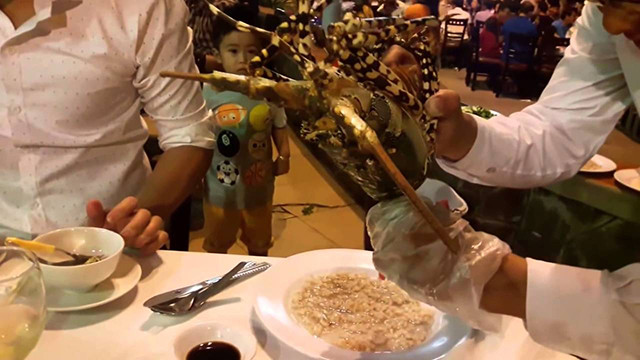 Khám phá món tiết canh tôm hùm - đặc sản Vũng Tàu ngon nức tiếng - Hình 7 Kham pha mon tiet canh tom hum - dac san Vung Tau ngon nuc tieng-Hinh-7