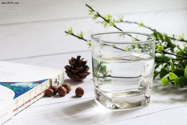 Nên uống trà hay nước đun sôi để có lợi nhất cho sức khoẻ? Nen uong tra hay nuoc dun soi de co loi nhat cho suc khoe?