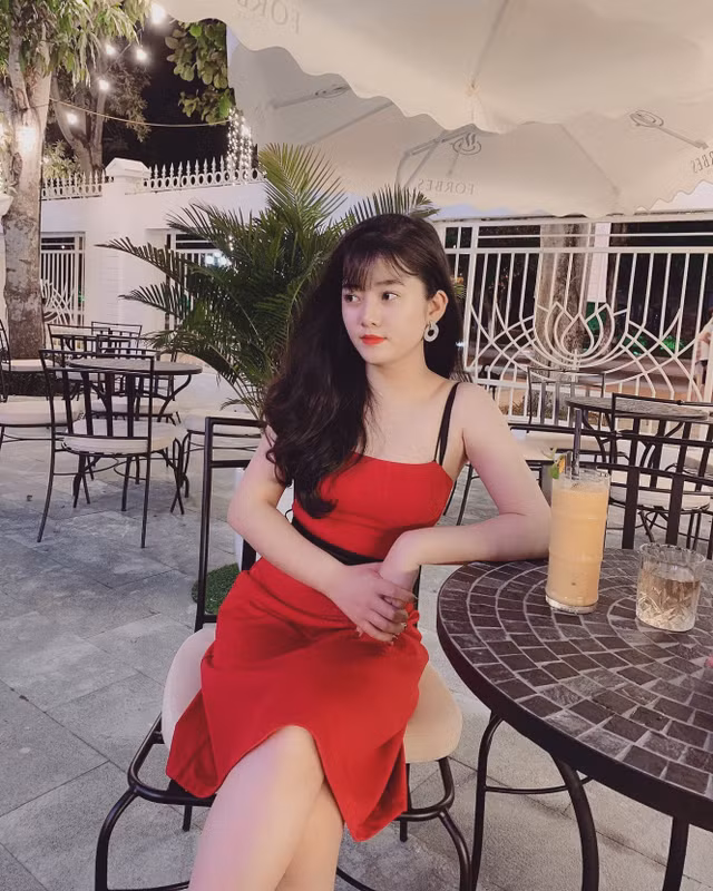Nhan sac hotgirl moi gioi mai dam khong thua dien vien hoa hau-Hinh-7