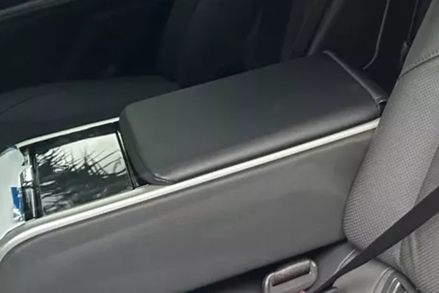 Chi tiết Toyota Camry 2025 đầu tiên về Việt Nam - Hình 7 Chi tiet Toyota Camry 2025 dau tien ve Viet Nam-Hinh-7