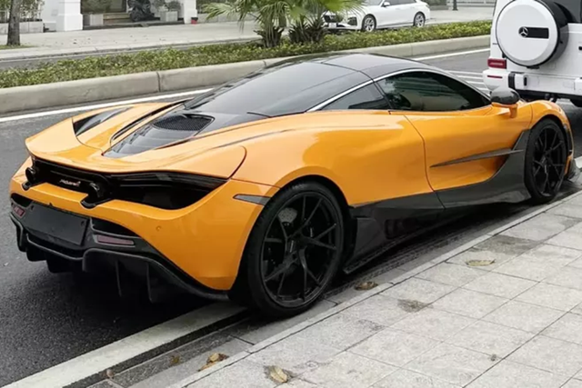 Xuất hiện McLaren 720S mà Huấn “hoa hồng” từng rao bán 13 tỷ - Hình 5 Xuat hien McLaren 720S ma Huan “hoa hong” tung rao ban 13 ty-Hinh-5