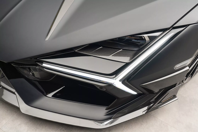 Hãng độ Mansory nâng cấp Lamborghini Revuelto cực ấn tượng - Hình 5 Hang do Mansory nang cap Lamborghini Revuelto cuc an tuong-Hinh-5