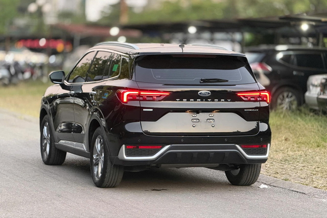 Chạy chưa đầy 10.000 km, Ford Territory 2023 rao bán hơn 800 triệu đồng - Hình 9 Chay chua day 10.000 km, Ford Territory 2023 rao ban hon 800 trieu dong-Hinh-9