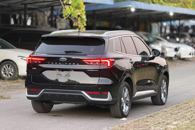 Chạy chưa đầy 10.000 km, Ford Territory 2023 rao bán hơn 800 triệu đồng - Hình 11 Chay chua day 10.000 km, Ford Territory 2023 rao ban hon 800 trieu dong-Hinh-11