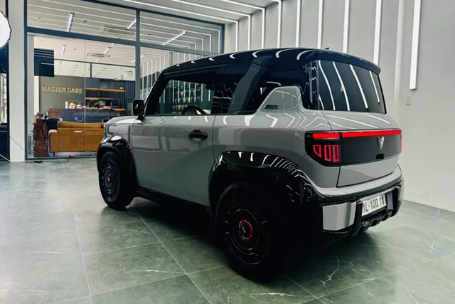 Cận cảnh VinFast VF3 độ đắt nhất Việt Nam, tới 250 triệu đồng - Hình 12 Can canh VinFast VF3 do dat nhat Viet Nam, toi 250 trieu dong-Hinh-12