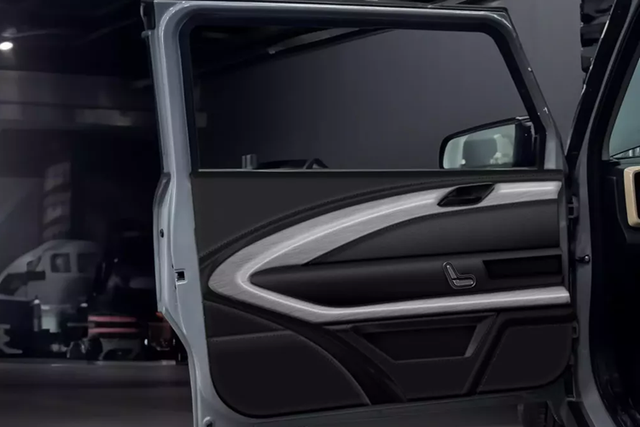 Cận cảnh VinFast VF3 độ đắt nhất Việt Nam, tới 250 triệu đồng - Hình 7 Can canh VinFast VF3 do dat nhat Viet Nam, toi 250 trieu dong-Hinh-7