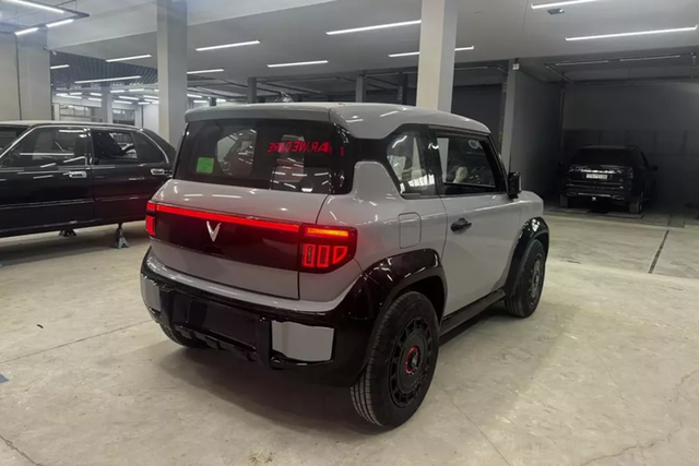 Cận cảnh VinFast VF3 độ đắt nhất Việt Nam, tới 250 triệu đồng - Hình 11 Can canh VinFast VF3 do dat nhat Viet Nam, toi 250 trieu dong-Hinh-11