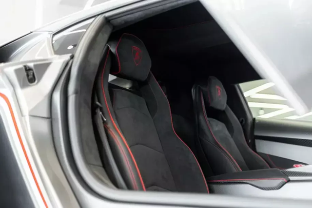 Đại gia có thể mua trả góp Lamborghini Veneno Coupe - Hình 3 Dai gia co the mua tra gop Lamborghini Veneno Coupe-Hinh-3