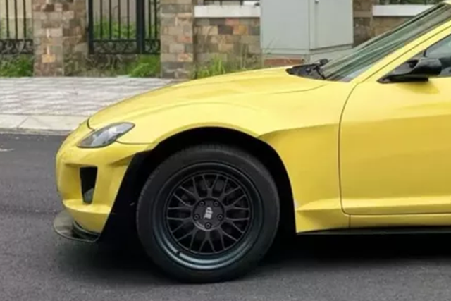 Huyền thoại Mazda RX-8 gần 1,4 tỷ của Qua Vũ - Hình 3 Huyen thoai Mazda RX-8 gan 1,4 ty cua Qua Vu-Hinh-3