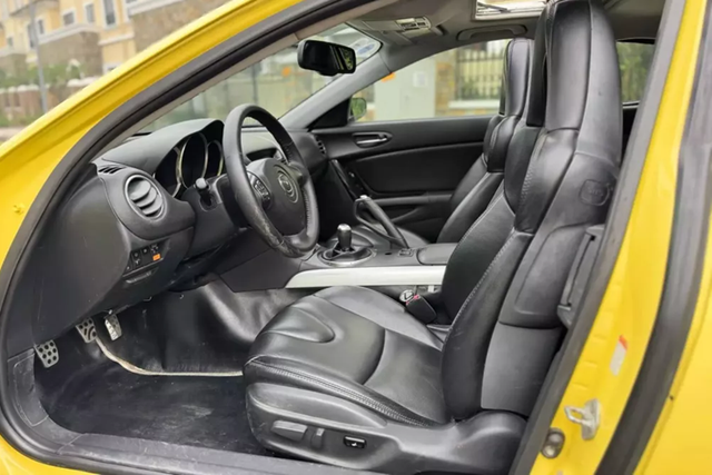 Huyền thoại Mazda RX-8 gần 1,4 tỷ của Qua Vũ - Hình 4 Huyen thoai Mazda RX-8 gan 1,4 ty cua Qua Vu-Hinh-4