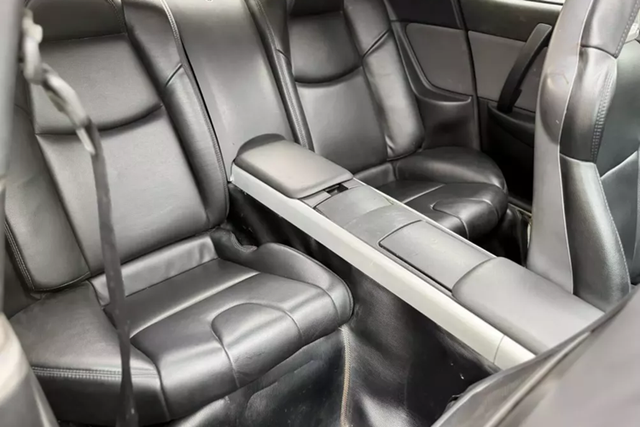 Huyền thoại Mazda RX-8 gần 1,4 tỷ của Qua Vũ - Hình 6 Huyen thoai Mazda RX-8 gan 1,4 ty cua Qua Vu-Hinh-6