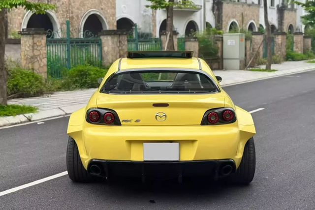 Huyền thoại Mazda RX-8 gần 1,4 tỷ của Qua Vũ - Hình 8 Huyen thoai Mazda RX-8 gan 1,4 ty cua Qua Vu-Hinh-8