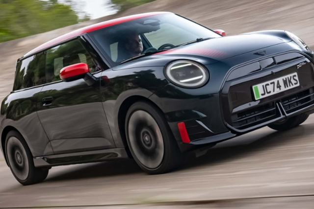 Cận cảnh MINI John Cooper Works Electric và Cooper Works Aceman - Hình 5 Can canh MINI John Cooper Works Electric va Cooper Works Aceman-Hinh-5