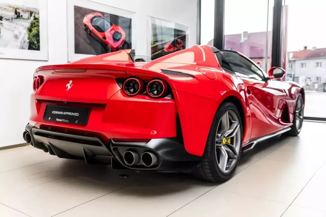 Siêu xe Ferrari 812 GTS thứ 3 sắp về Việt Nam - Hình 8 Sieu xe Ferrari 812 GTS thu 3 sap ve Viet Nam-Hinh-8