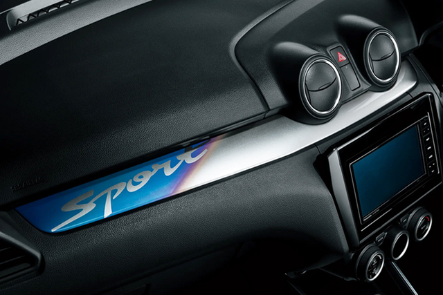 Chi tiết ngoại hình Suzuki Swift Sport ZC33S Final Edition giá 385 triệu đồng - Hình 5 Chi tiet ngoai hinh Suzuki Swift Sport ZC33S Final Edition gia 385 trieu dong-Hinh-5