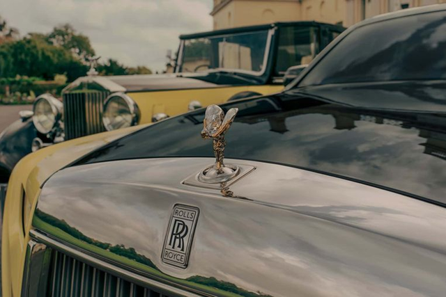Ngắm Rolls-Royce Phantom VIII Goldfinger độc nhất vô nhị - Hình 3 Ngam Rolls-Royce Phantom VIII Goldfinger doc nhat vo nhi-Hinh-3