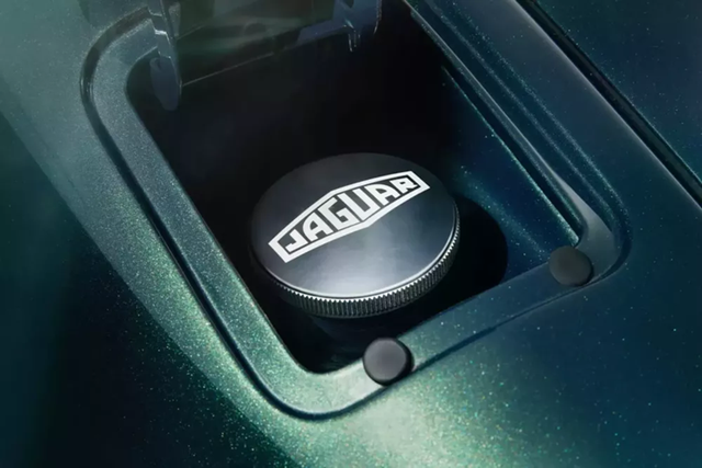 E-Type sau 50 năm được hồi sinh cho siêu VIP - Hình 6 E-Type sau 50 nam duoc hoi sinh cho sieu VIP-Hinh-6