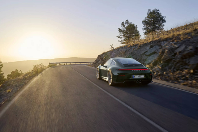 Porsche 911 GT3 2025 cái tiến nhẹ, có giá hơn 5,6 tỷ đồng - Hình 12 Porsche 911 GT3 2025 cai tien nhe, co gia hon 5,6 ty dong-Hinh-12