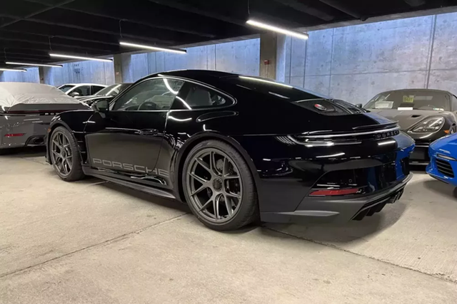 Vì sao Porsche 911 S/T của đại gia này lại trở nên hài hước nhất thế giới? - Hình 6 Vi sao Porsche 911 S/T cua dai gia nay lai tro nen hai huoc nhat the gioi?-Hinh-6