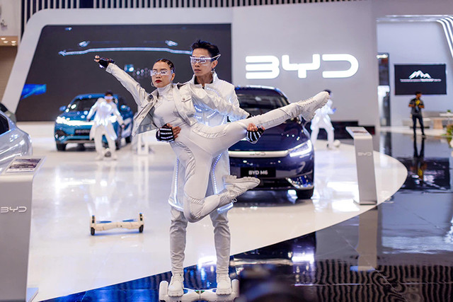 BYD ấn tượng với với dàn ôtô đậm chất công nghệ VMS 2024 - Hình 4 BYD an tuong voi voi dan oto dam chat cong nghe VMS 2024-Hinh-4