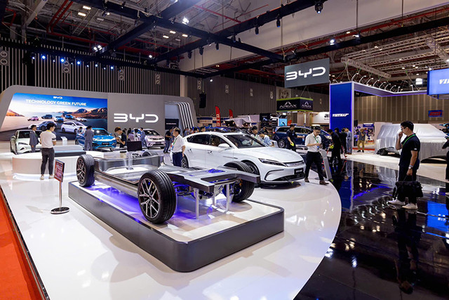 BYD ấn tượng với với dàn ôtô đậm chất công nghệ VMS 2024 - Hình 3 BYD an tuong voi voi dan oto dam chat cong nghe VMS 2024-Hinh-3