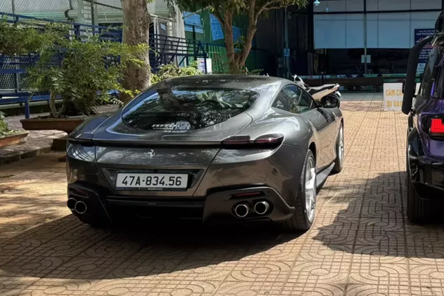 Ferrari Roma hơn 20 tỷ của đại gia Đắk Lắk gắn biển 200 triệu - Hình 3 Ferrari Roma hon 20 ty cua dai gia Dak Lak gan bien 200 trieu-Hinh-3