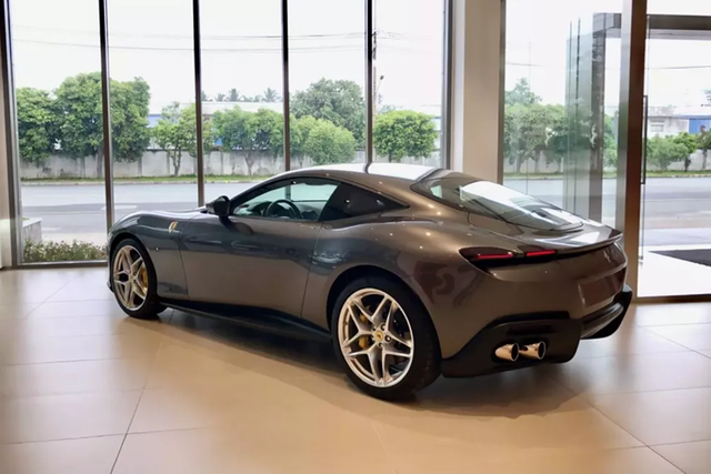 Ferrari Roma hơn 20 tỷ của đại gia Đắk Lắk gắn biển 200 triệu - Hình 7 Ferrari Roma hon 20 ty cua dai gia Dak Lak gan bien 200 trieu-Hinh-7