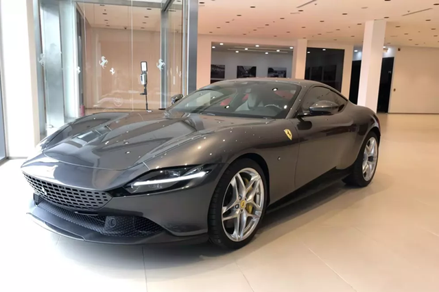 Ferrari Roma hơn 20 tỷ của đại gia Đắk Lắk gắn biển 200 triệu - Hình 2 Ferrari Roma hon 20 ty cua dai gia Dak Lak gan bien 200 trieu-Hinh-2