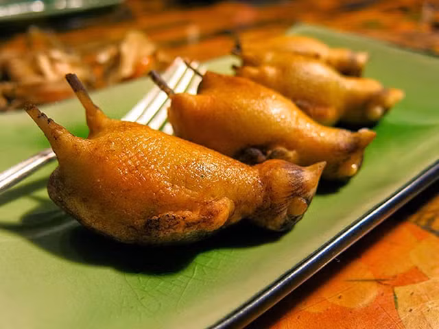 Khám phá món ăn 'đệ nhất tàn ác', ăn cũng phải trốn - Hình 9 Kham pha mon an 'de nhat tan ac', an cung phai tron-Hinh-9