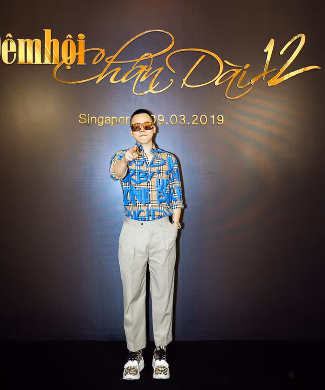 Chân dung ông trùm hô biến Ngọc Trinh từ gái quê thành “nữ hoàng“ - Hình 7 Chan dung ong trum ho bien Ngoc Trinh tu gai que thanh “nu hoang“-Hinh-7